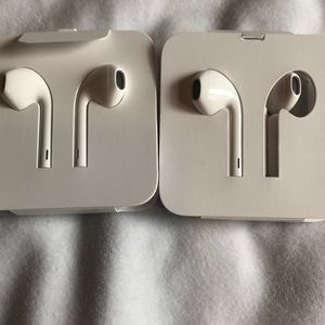 Two pair of earbuds for iPad or iPhone eight